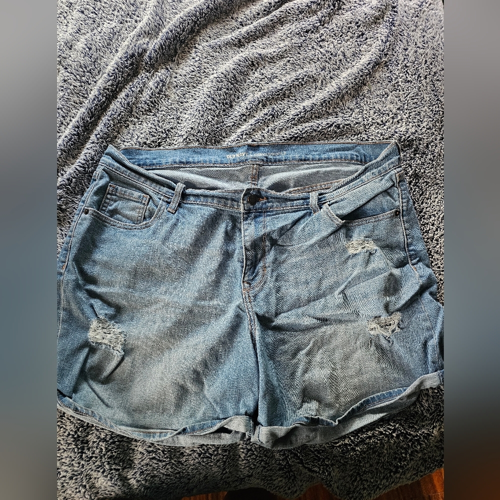 ON sz 18 curvy jean shorts